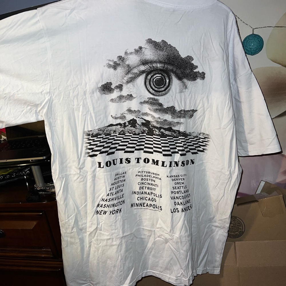 Louis Tomlinson world tour shirt 2x